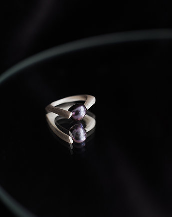 PEARL ring / satin silver with black pearl, Filimoniuk