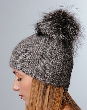Czapka z naturalnym futerkiem, POMPOM