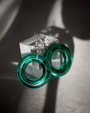Kolczyki koła z żywicy w kolorze zielonym transparentnym, Wylewnia Twórczości