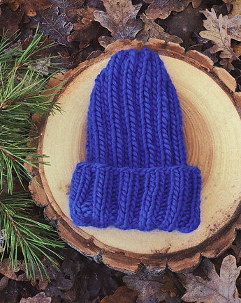Kobaltowa czapka z wełny peruwiańskiej HANDMADE, dziergane.opowiesci