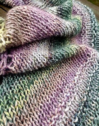 Przebiśnieg / chusta z Noro, agat handmade
