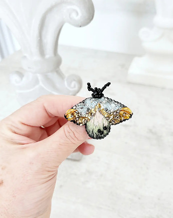 Broszka BZYK 45 ręcznie haftowana przypinka owady koraliki dzień kobiet, HAART