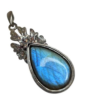 Srebrny wisior z labradorytem w kwiatach, Artseko