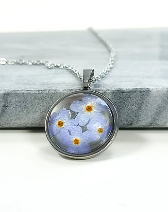Okrągły naszyjnik  z niezapominajką dedykacja, Lovely Jewellery