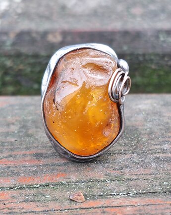 Big - pierścionek regulowany, po drugiej stronie lustra