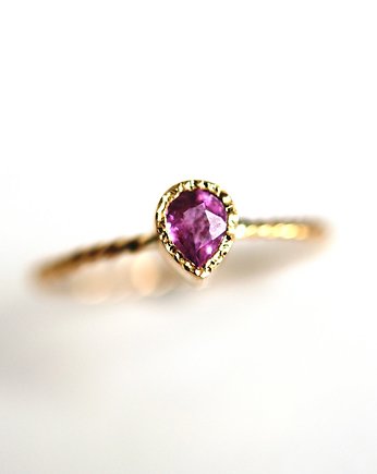 Złoty pierścionek z różowym szafirem w kształcie kropli  i plecioną szyną, OSOBY - Prezent dla babci