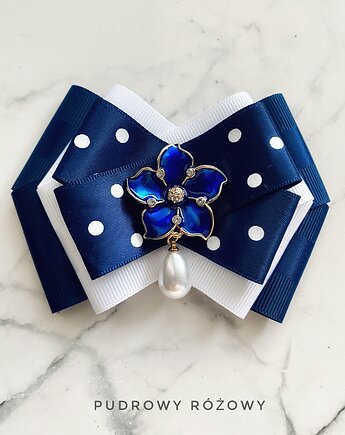Kolekcja Kwiatowa   Brosza z granatowym kwiatem z perełką, Pudrowy Różowy