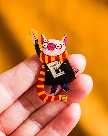 Przypinka ze świnką Harry Potterką, Pintura