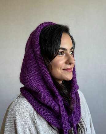 Balaclava fiolet, Zasznurowane