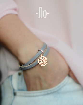 flo light grey floral gold, barboleta