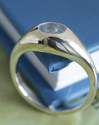 Pierścionek Syget z błekitnym szairem, Tomasz Markowski Biżuteria