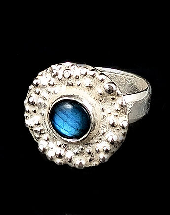 Pierścionek z labradorytem w deszczu srebra, Pracownia Neores