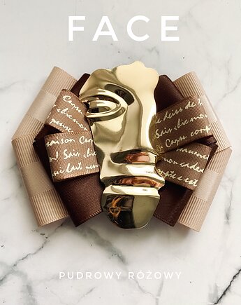 Brosza z Kolekcji FACE ze stylową metalową twarzą New, Pudrowy Różowy