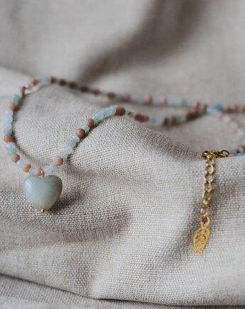 Pastelowy naszyjnik z zawieszką z sercem, Manjula
