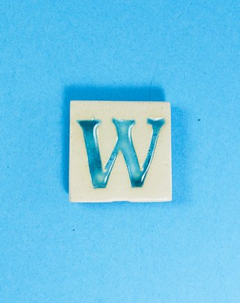 Ceramiczny magnes, niebieska literka W, M.J