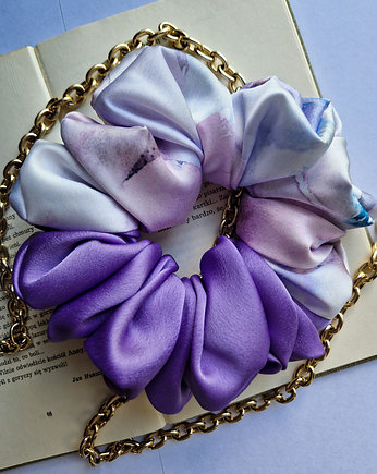 Scrunchie Violet Petal XL - gumka do włosów liliowa satynowa, SILKY DESIRE