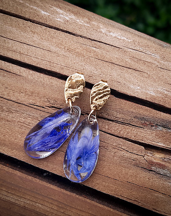 Kolczyki z zatopionymi płatkami chabrów, Figa handmade accessories