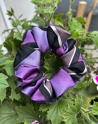 Jedwabna gumka scrunchie z upcyclingu, Lush from trash