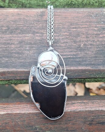 Pętla - wisiorek, po drugiej stronie lustra