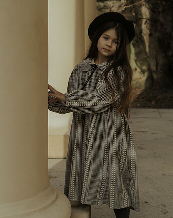 Sukienka Ofelia, Apanele