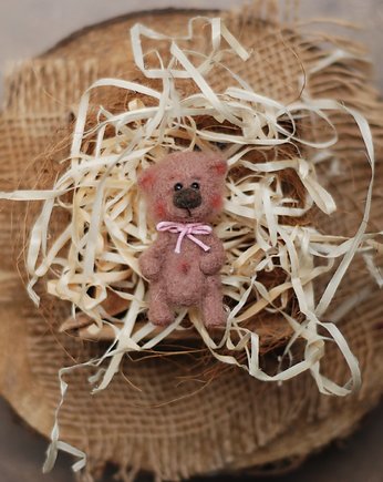 Miś- broszka-różowy, BoboLobo Handicraft