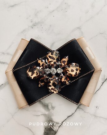 Brosza z ozdobą z panterki Panterka, Pudrowy Różowy