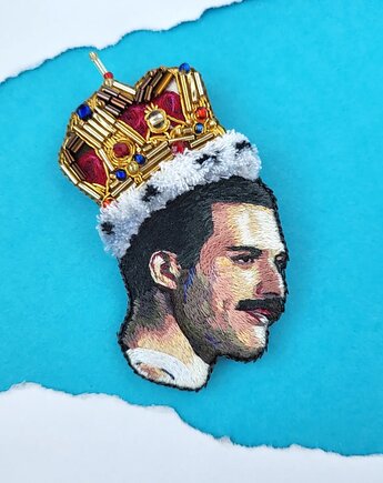 Broszka portret "Freddie Mercury w koronie", ręczny haft, Not only cute crafts