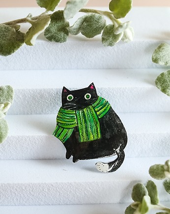 Broszka czarny kot w szaliku, Pintura