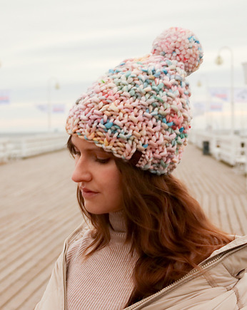 Kolorowa różowa czapka z grubej wełny z pomponem, Holy Alpaca Knit