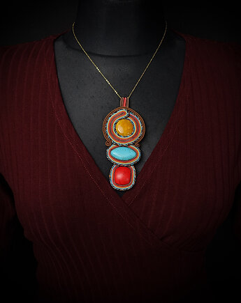 Wisior soutache z kamieniami., Mró Soutache