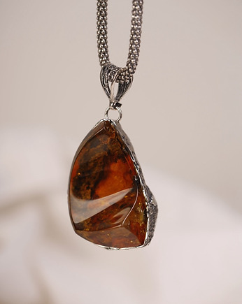 Wisiorek z nieregularnym bursztynem bałtyckim, Andorii by Baco