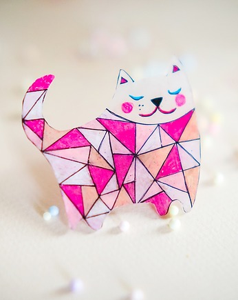 Broszka różowy kot, Pintura