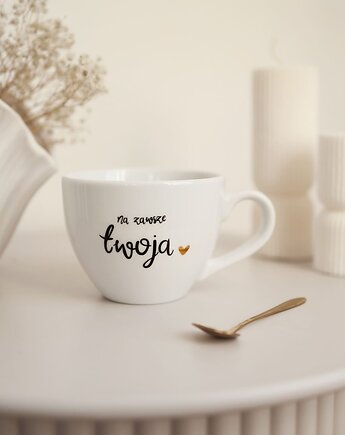 Biały Kubek Porcelanowy 500 ml - Napis Na Zawsze Twoja ze Złotym Sercem dla P, Nadzwyczajnie