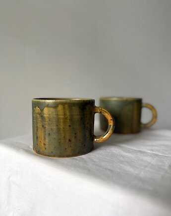 Kubek zielony w kropki, Wet Spot Ceramic Studio