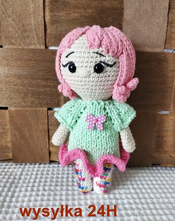 Lalka z różowymi włosami, szydlAnki