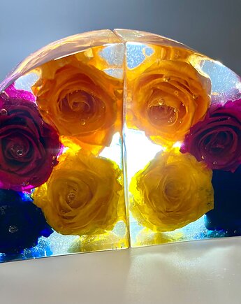 Podpórki do książek  z żywicy z wiecznymi różami, My Resin Design