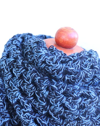 Chusta apaszka dwukolorowa na szydełku Danusia, RękaProduction