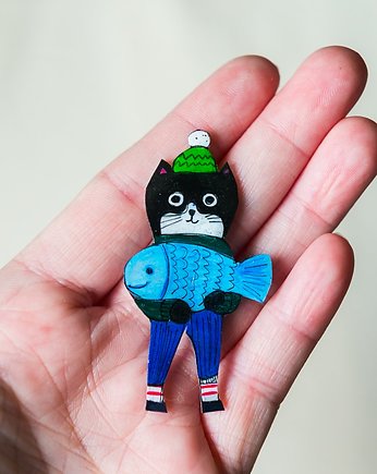 Broszka Kot Felek z karpiem, Pintura