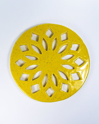 Ceramiczna podstawka pod gorące naczynia, M.J