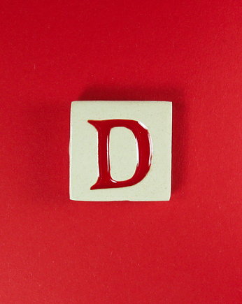 Ceramiczny magnes, czerwona literka D, M.J