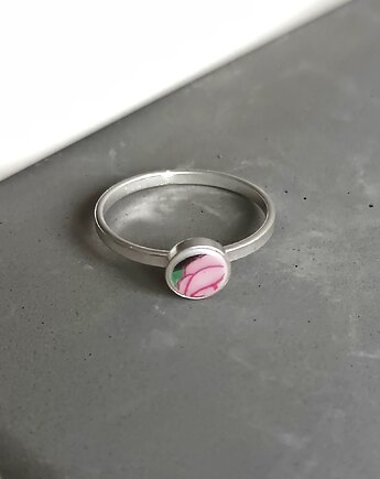 Pierścionek w kolorowe wzory srebrny, biżuteria z talerzy