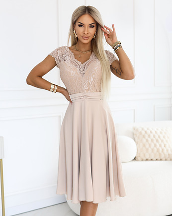 381-7 LINDA szyfonowa zwiewna sukienka z koronkowym dekoltem - beżowa, NUMOCO
