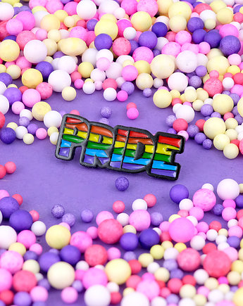 Pins tęczowy napis "PRIDE", PINSWEAR