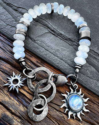 Srebrna, bransoleta z kamieniem księżycowym, symbol Słońca i gwiazdy Wenus, SHAMBALA