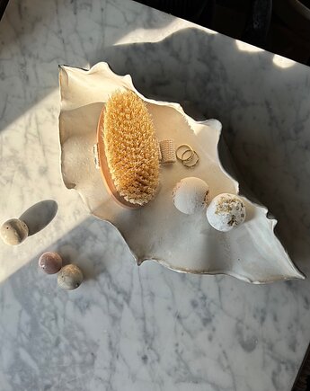 Rzeźbiarska Muszla Ceramiczna XL Tacka na Biżuterię i Klucze Milky White
