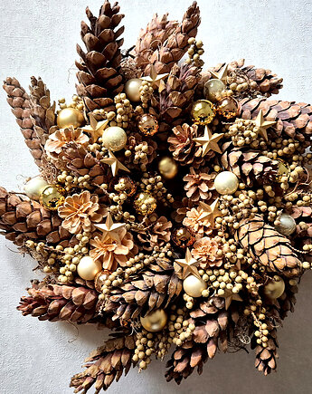 Wianek z szyszkami, Avantgarden