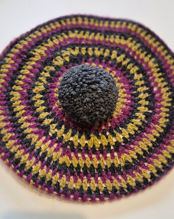 Unikatowy beret z pomponem, Ula Raclawska