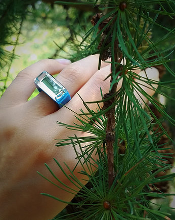 Niebieski pierścionek z żywicy z lustrem, Scradeus