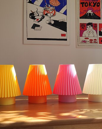 Lampa Kyoto z plisowanym abażurem , Melon Art Lab