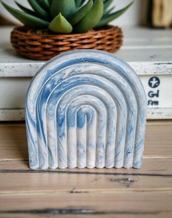 Ozdoba/Podstawka pod biżuterię z gipsu w kolorze niebieskim NORDIC CALM, Oyka Candle